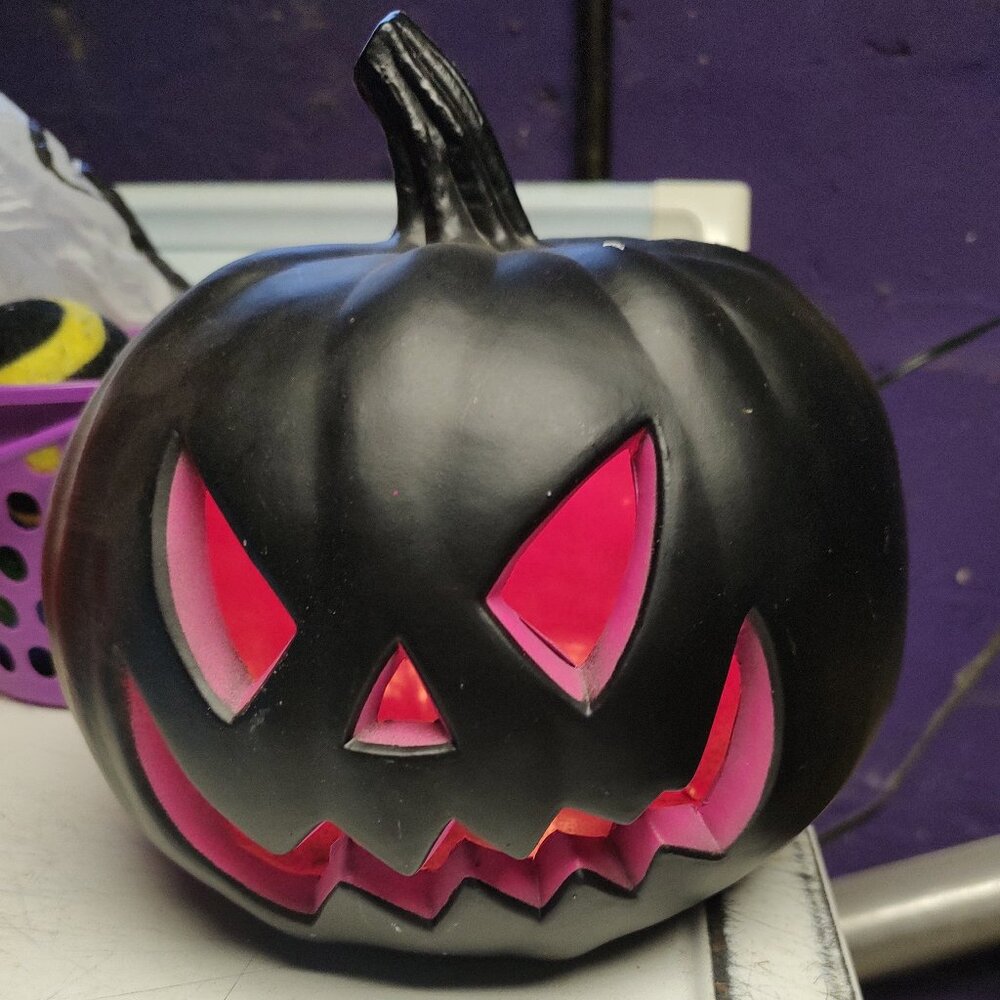 Spooky Halloween light up pumpkin